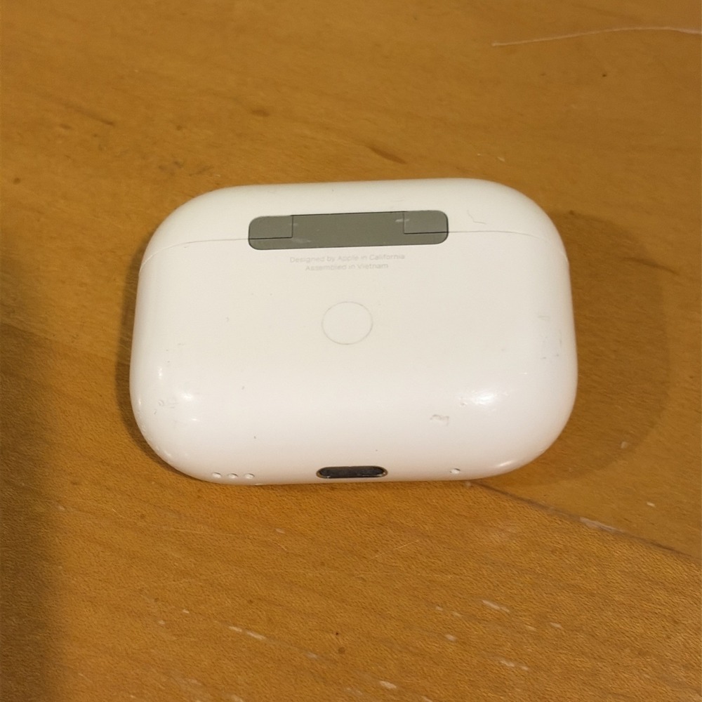 Apple Airpods Pro A2968 USB-C 2nd Gen Charging CASE ONLY - Picture 4 of 5